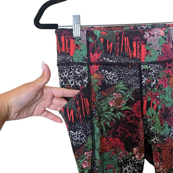 Lululemon Time To Sweat Crop *23" Zen Garden Multi sz 8 - Picture 3 of 10